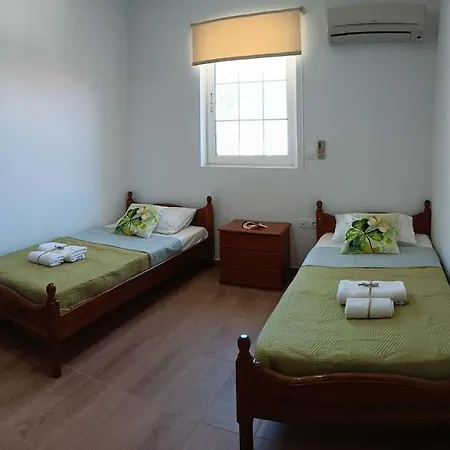 Giovani-entire 1st Floor House With Pool Holiday home *