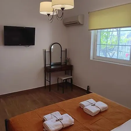Holiday home Giovani-entire 1st Floor House With Pool *