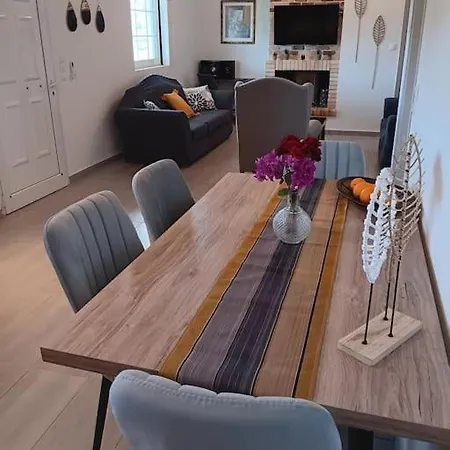 Holiday home Giovani-entire 1st Floor House With Pool Tzanata