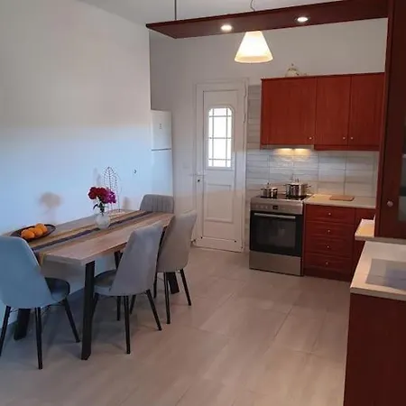 Giovani-entire 1st Floor House With Pool *