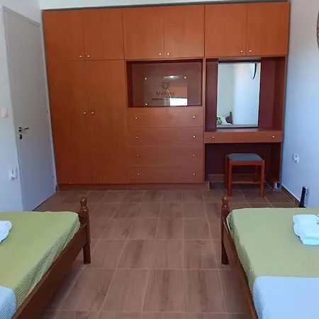 Giovani-entire 1st Floor House With Pool Holiday home