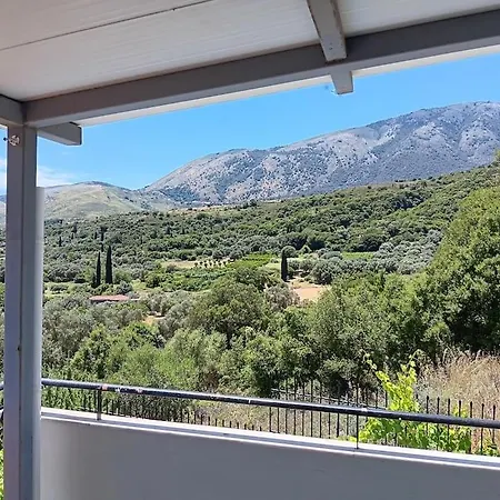 Giovani-entire 1st Floor House With Pool Holiday home