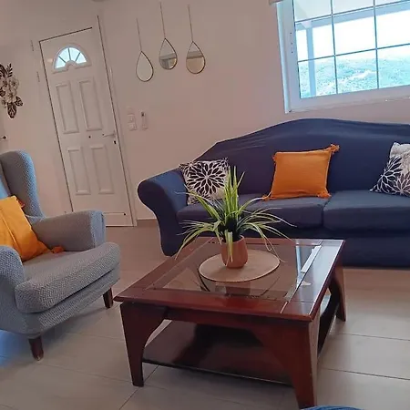 Giovani-entire 1st Floor House With Pool Holiday home Tzanata