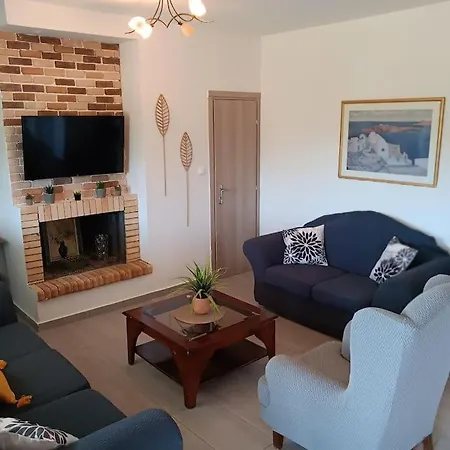 Holiday home Giovani-entire 1st Floor House With Pool