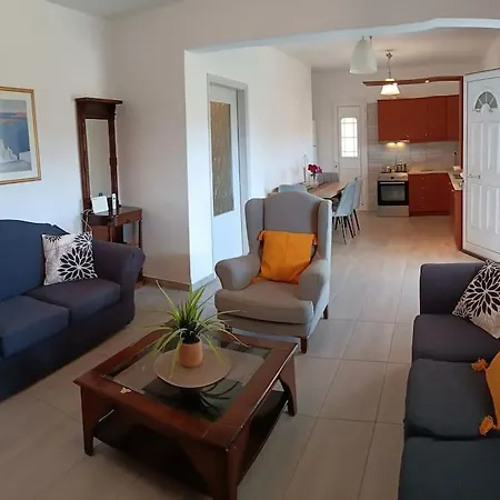 Holiday home Giovani-entire 1st Floor House With Pool