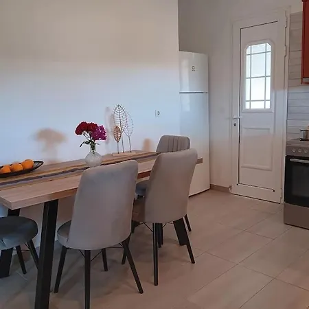 Giovani-entire 1st Floor House With Pool *