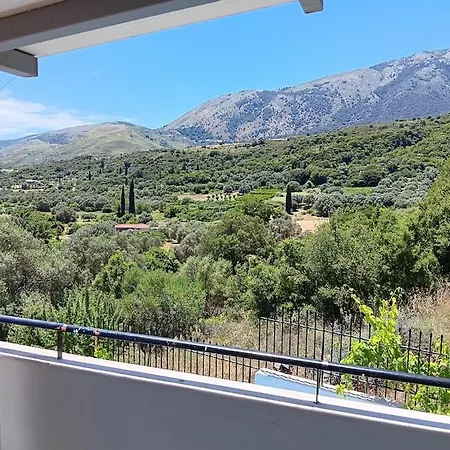 Giovani-entire 1st Floor House With Pool Holiday home Tzanata
