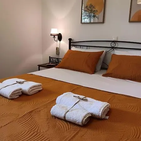 Giovani-entire 1st Floor House With Pool Holiday home *